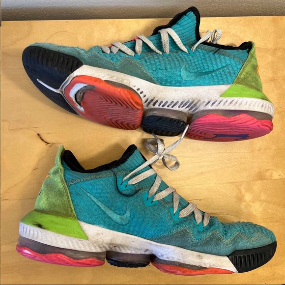 Jordan 16 Low Hyper Jade - Picture 3 of 9